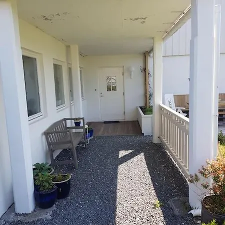 I Enebolig Pa Valderoya Ved Alesund *