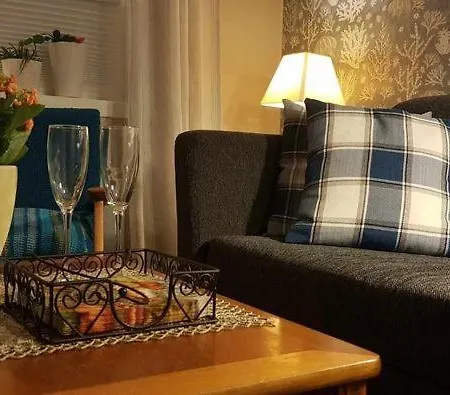 I Enebolig Pa Valderoya Ved Alesund Ytterland