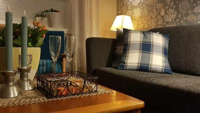 I Enebolig Pa Valderoya Ved Alesund Ytterland